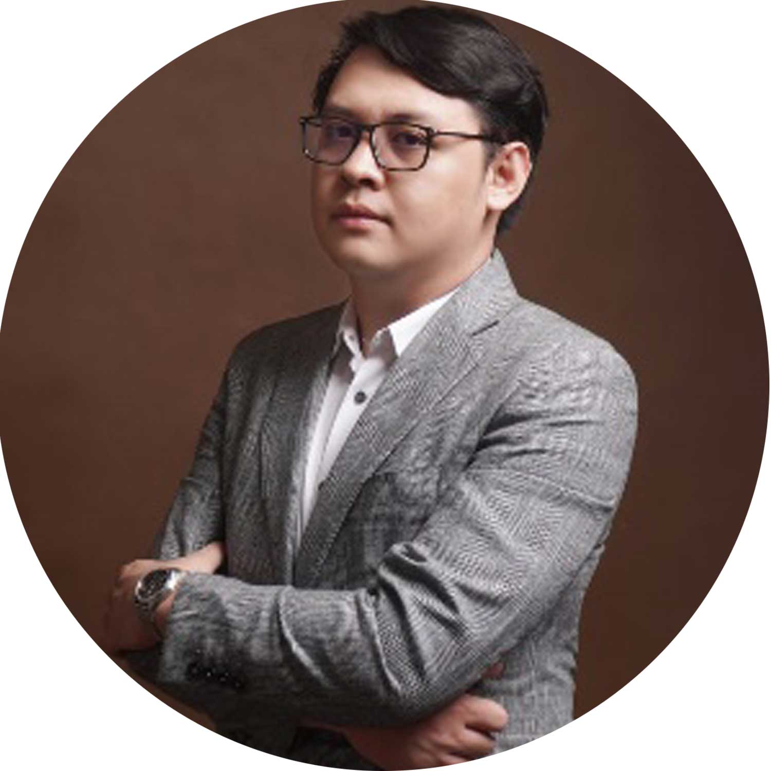 Dr. Giordio Alexander, S.H., L.LM.